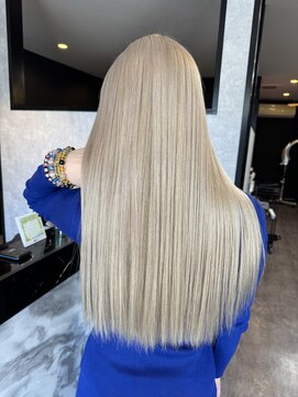 エーラ(Ala) ホワイトブロンド