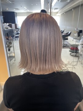 シャンプーボーイエイムス(SHAMPOO BOY aims) ハイトーンボブ