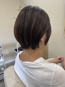 ムー(muu) 丸みショート20代30代40代【高崎ショート／白髪ぼかし】