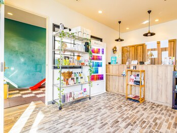 and fine hair beauty 白楽町エスパーク店【アンドファインヘアービューティー】