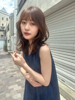 ふわっと抜け感ミディアムレイヤー