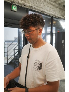 スレイ 西宮(SLAY) 波巻きハイライトアップバングツーブロックマッシュ