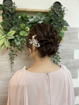 ロカット サロン(Roquat Salon) ゆるふわシニヨン【立川/バイカルテ/国立/ヘアセット】