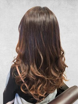 ビューティースペースラルジュヘアー(Beauty Space Large hair) 20代30代大人かわいベージュセミロングヘアー美肌