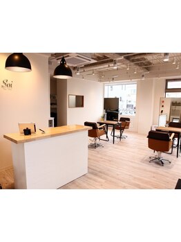 【六町駅すぐ】開放感のあるお店でリラックス♪落ち着いた雰囲気で、極上のサロンタイムを◎