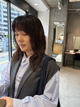 ミリ(milli Produce by ITAKURA) 毛先パーマロングヘア