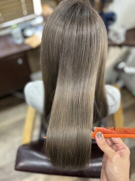 ルアン(Luan) グレーベージュ