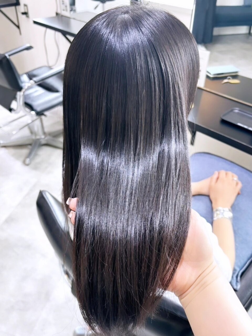 【誰でも柔らかい艶髪へ】酸性縮毛矯正+オーダーメイドカット \24200→\12100