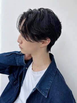 トルネード(TORNADO) メンズフェザーパーマショートセンターパートビジネスK20251108