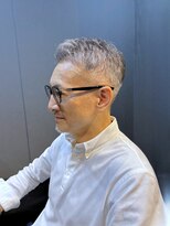 ビーダンディー(Bee dandy) イケオジショート インテリジェンスグレイヘア 七三オールバック