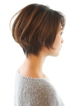 レウナ 外苑前(Reuna) 【３０代・４０代・５０代】丸みが綺麗なひし形ショート