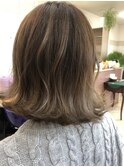 外ハネグレージュ