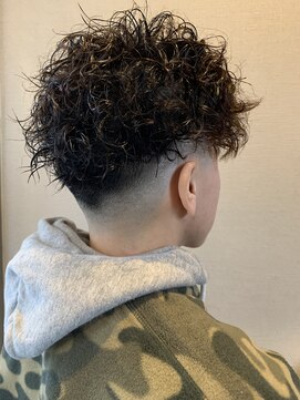 サロンドクロエ(Salon de Chloe) 《Chloe/倉敷》 スキンフェード×2ブロック×スパイラル style