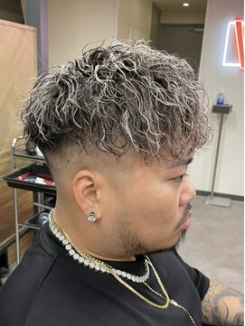 イーラ(era) フェードツイストスパイラルパーマハイライトショート短髪