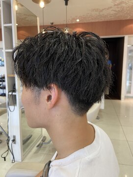 レイフィールド 滝の水店 刈り上げツーブロックショートマッシュツイストスパイラルパーマ