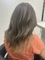 ヴィオットバイサロン(Viot by Salon) 薄めバング長めバングフェイスレイヤーミディインナーグレージュ