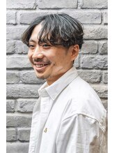 ヘアーデザイン ビビッド(HAIR DESIGN VIVID) センターパート/パーマ/パーマスタイル/大人ヘア/メンズヘア