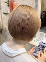 ヘアーエポック(hair epoque)&nbsp;大人可愛い小顔ミニボブ似合わせブロンドボブ