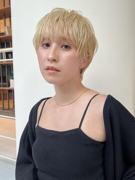 ニューヨークニューヨーク イオンスタイル東淀川店(NYNY) ハイトーンベージュのショートヘア