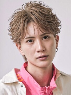 オーシャントーキョーオーバー 渋谷(OCEAN TOKYO OVER) 韓国ツーブロックフェザーパーマニュアンスセンターパート