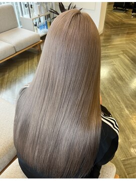 ミルクティーベージュ