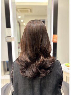 アピッシュ ギンザ(apish ginza) 柔らか質感のコテ巻き風パーマ×内部補修ケア