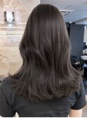 透明感オリーブグレージュ