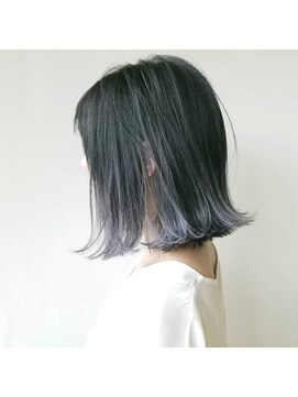 アンティエバイプレッティ(Amitie by pretty) 外はね×シルバーアッシュグラデーション