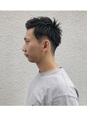 アップバングのツーブロックショート