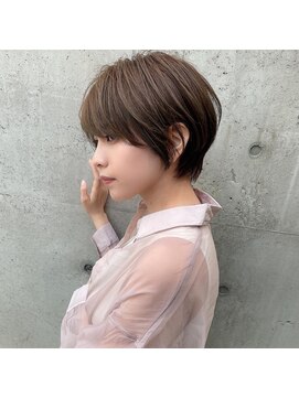 ロンド クラン 岡崎(Lond Clan) 30代40代ひし形クビレ前下がり小顔スウィングショート