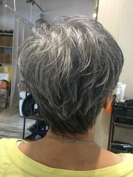 アシャ ヘアー ソリューション 神戸店(asha hair solution) 20代30代40代◆ホワイトシルバー×上品ショート/白髪ぼかし