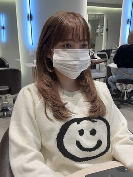 ケリーアン 太田(kelly.un) ハイレイヤー / 顔まわりレイヤー / もみあげカット/ブロンド