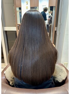 ヘアケアアンドヘアデザイン リベール(L:belle) 黒髪サラツヤロング  ナチュラルストレートヘア 小顔 前髪