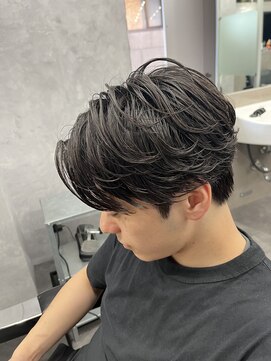 クロムトウキョウ ザ バーバー ネオン 新宿店(CHROM TOKYO the Barber ne/on) センターパーマ×カルマパーマ