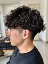 フゥ 宇都宮(FeU)&nbsp;波巻きパーマメンズパーマメンズヘアツーブロックツイストパーマ