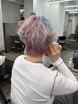 レコ 渋谷(LECO) ペールピンク×ペールブルーのデザインショート