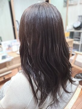 ヒア(HiA) 艶と透明感のあるアッシュグレー