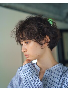 ナヌーク ダイカンヤマ(nanuk daikanyama) 癖髪アンニュイショートパーマ