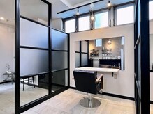 ◇隣の人の目線が気にならない◇リラックスできる全席半個室のプライベート空間