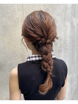 ピコット(P cott) 三つ編みで作る編みおろしヘア