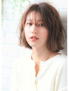 ソア 武蔵小杉(SOAR) 大人ガーリーフェザーバングピンクベージュくせ毛カットボブルフ