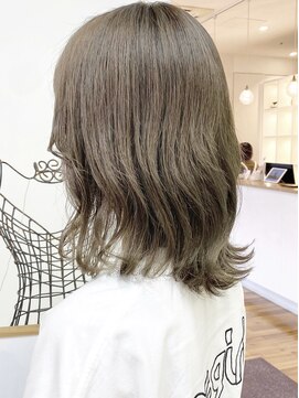 ルッツ(Lutz. hair design) 透明感ベージュ