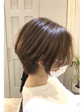 リリー(RILLY) ＊スッキリくびれショート＊