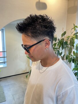 ユヌ(Une) スパイキーショート　スペインカール　メンズパーマ