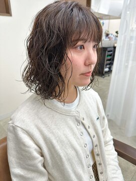 アム(amu) ゆるウェーブパーマ/ボブパーマ/ベルボブ/コテ巻きパーマ
