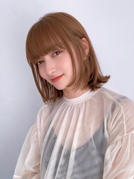 ユーフォリア 青山(Euphoria) 外ハネくびれミディ/イヤリングカラー/ミルクティーベージュ