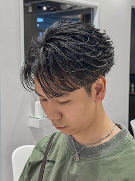 ルーストデラックス 京都河原町三条(ROOST dx) 黒髪フェザーショート