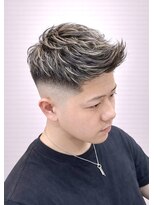 ヘアスタジオ ロメオ(hair studio Romeo)&nbsp;アップバング×ハイライトフェード