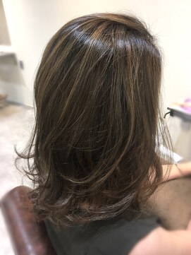 ロイ(Roy) 【アッシュベージュ系バレイヤージュ♪】