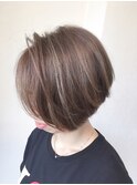 流し前髪ショートボブ